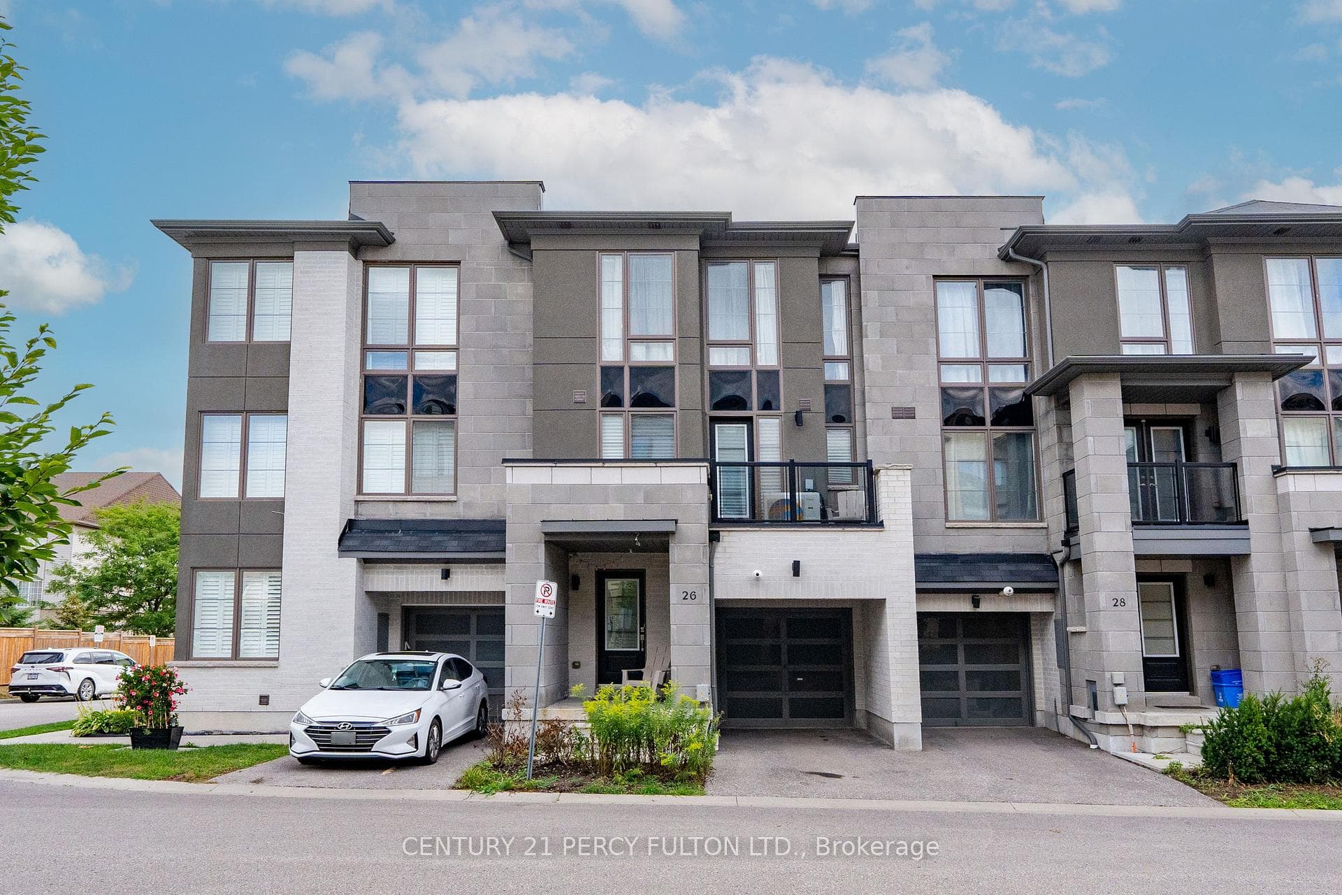 26 Pallock Hill Way, Whitby, ON L1R 0N5