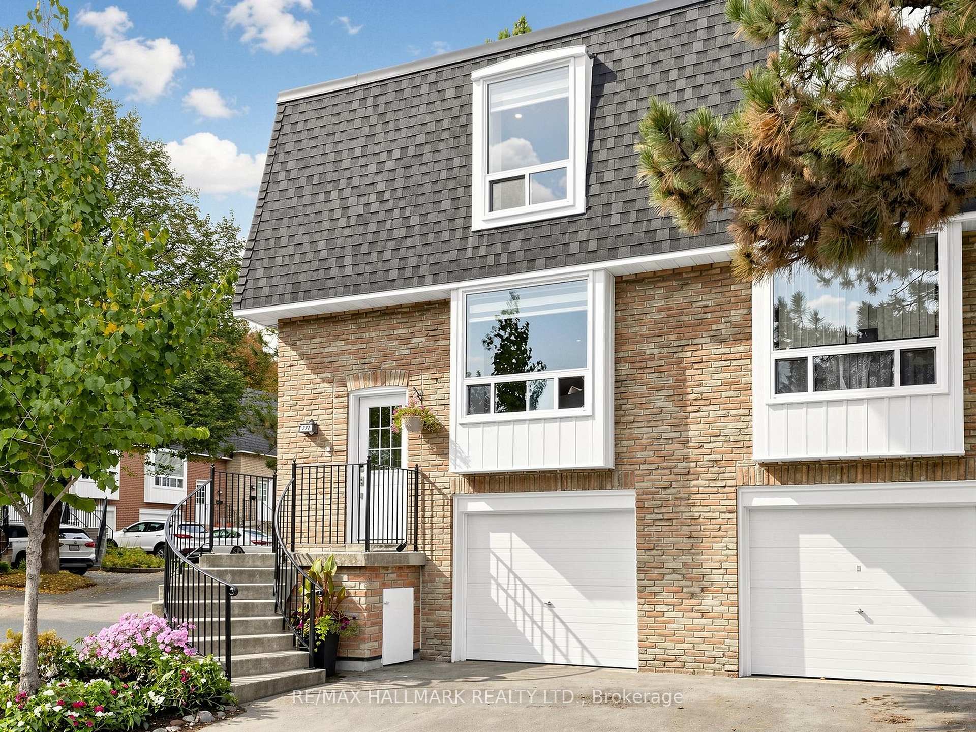 282 Royal Orchard Boulevard 13, Markham, ON L3T 3E7